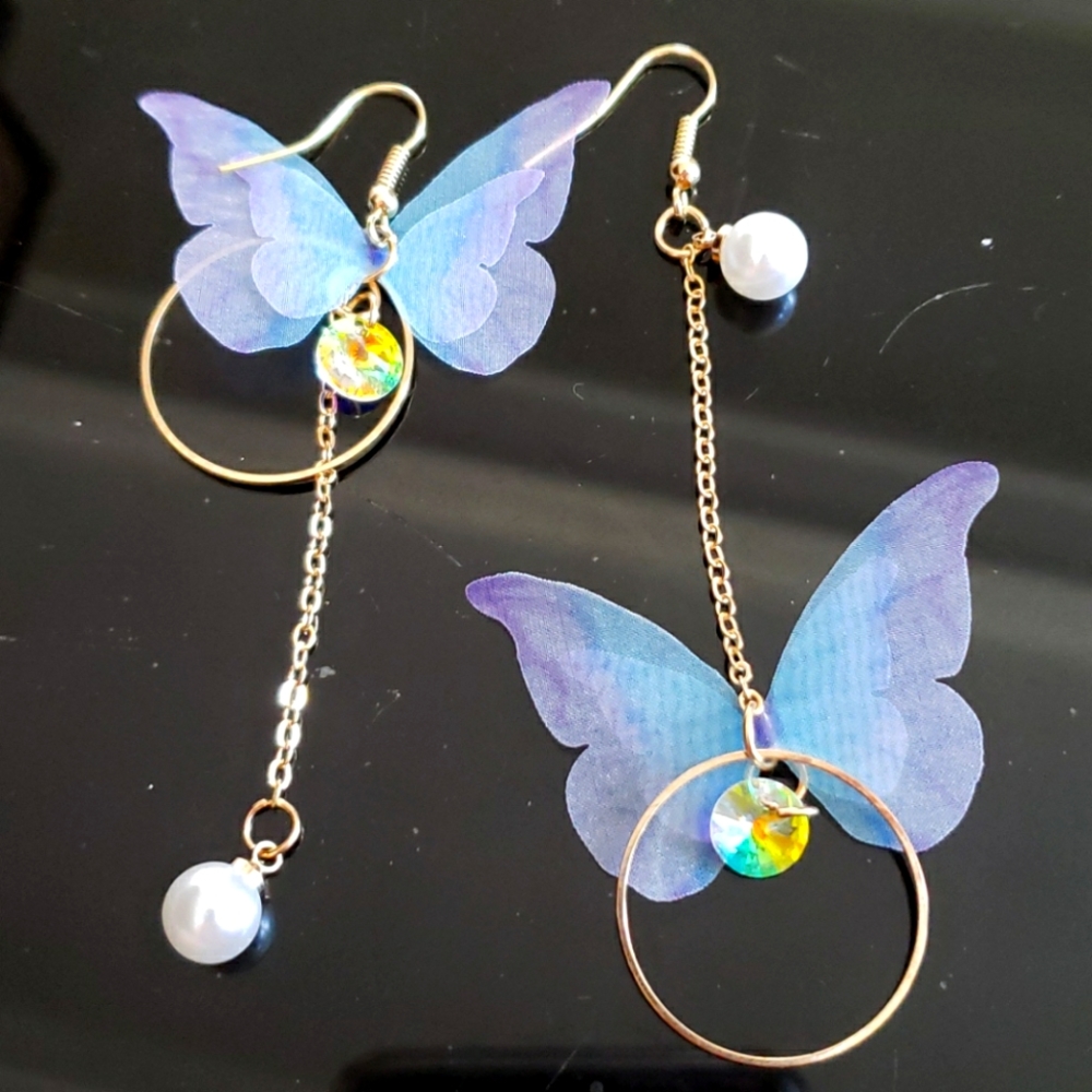 Rhinestone Pearl Butterfly Mismatch Earrings